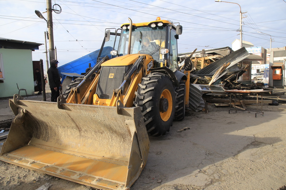 Снос киосков в районе бывшей барахолки (октябрь 2019 года)