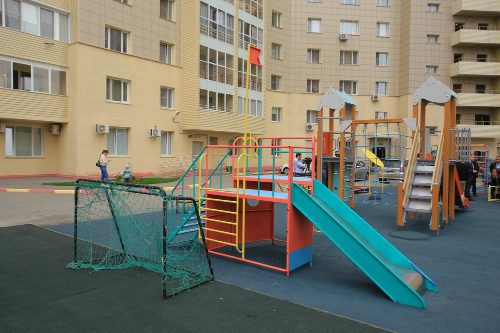 Улица Дмитрия Шамшурина, 1