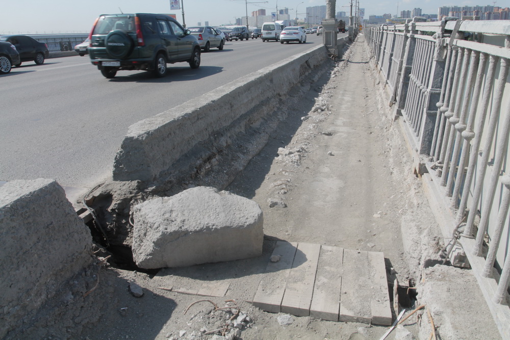 Ремонт Октябрьского моста. Май 2023 года