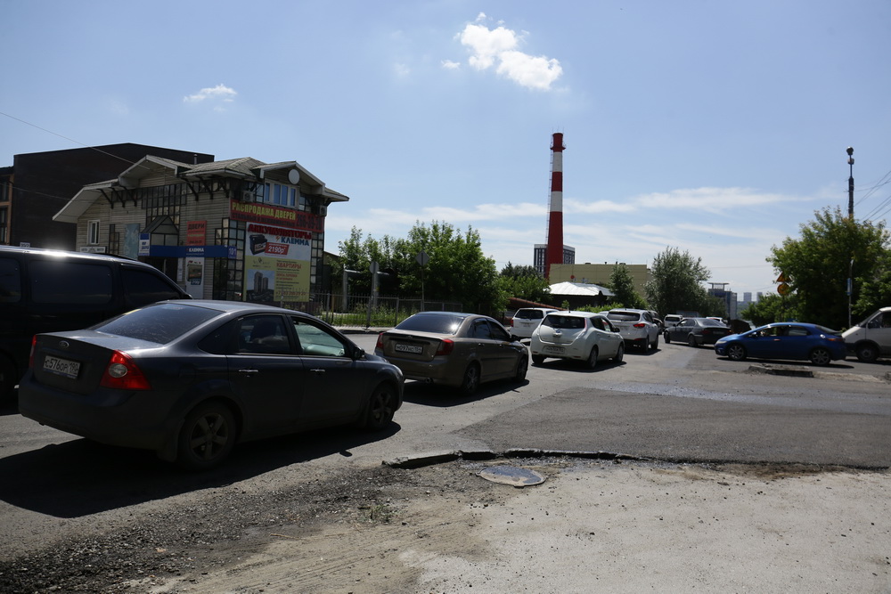 Ремонт дороги на улице Добролюбова (22.06.2022)