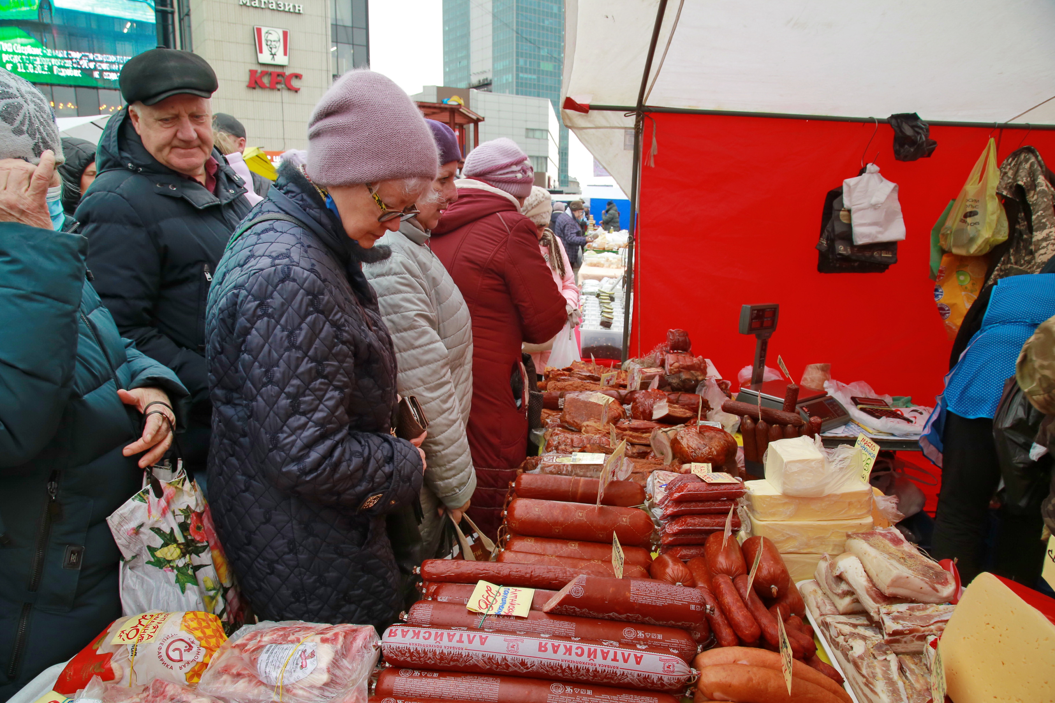 Ярмарка на площади Маркса. Апрель 2022 года