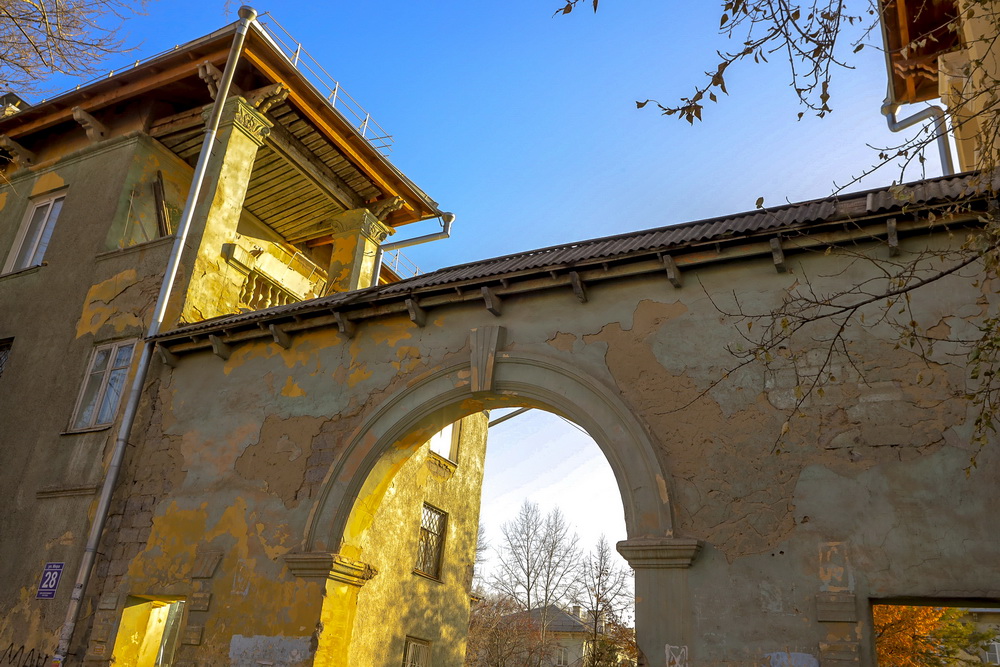 Ул. Мира, 28 / ул. Горбаня, 24