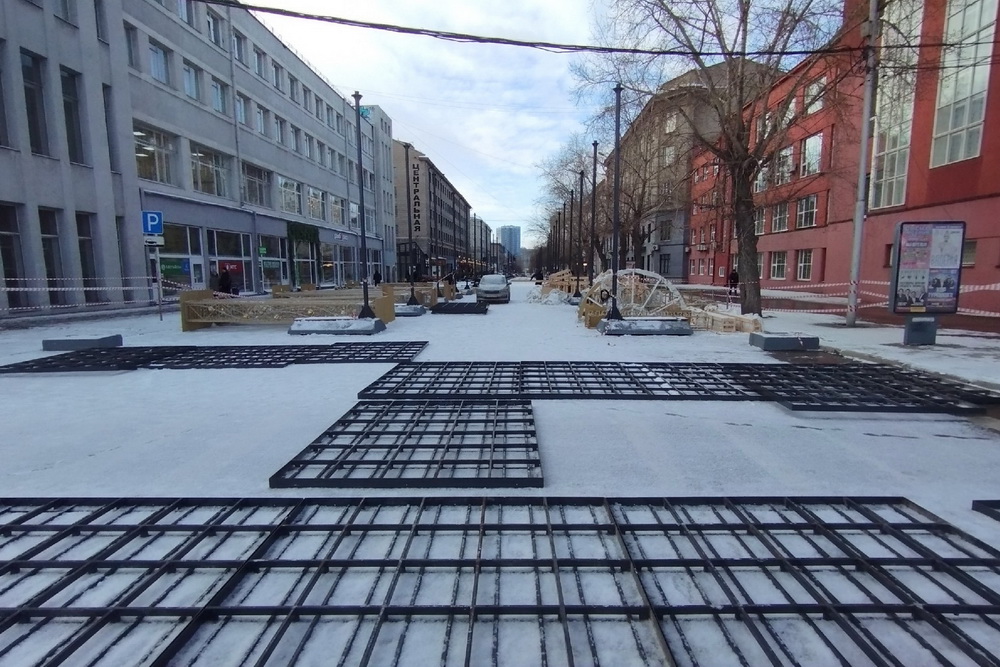 Улицу Ленина начали готовить к Новому году