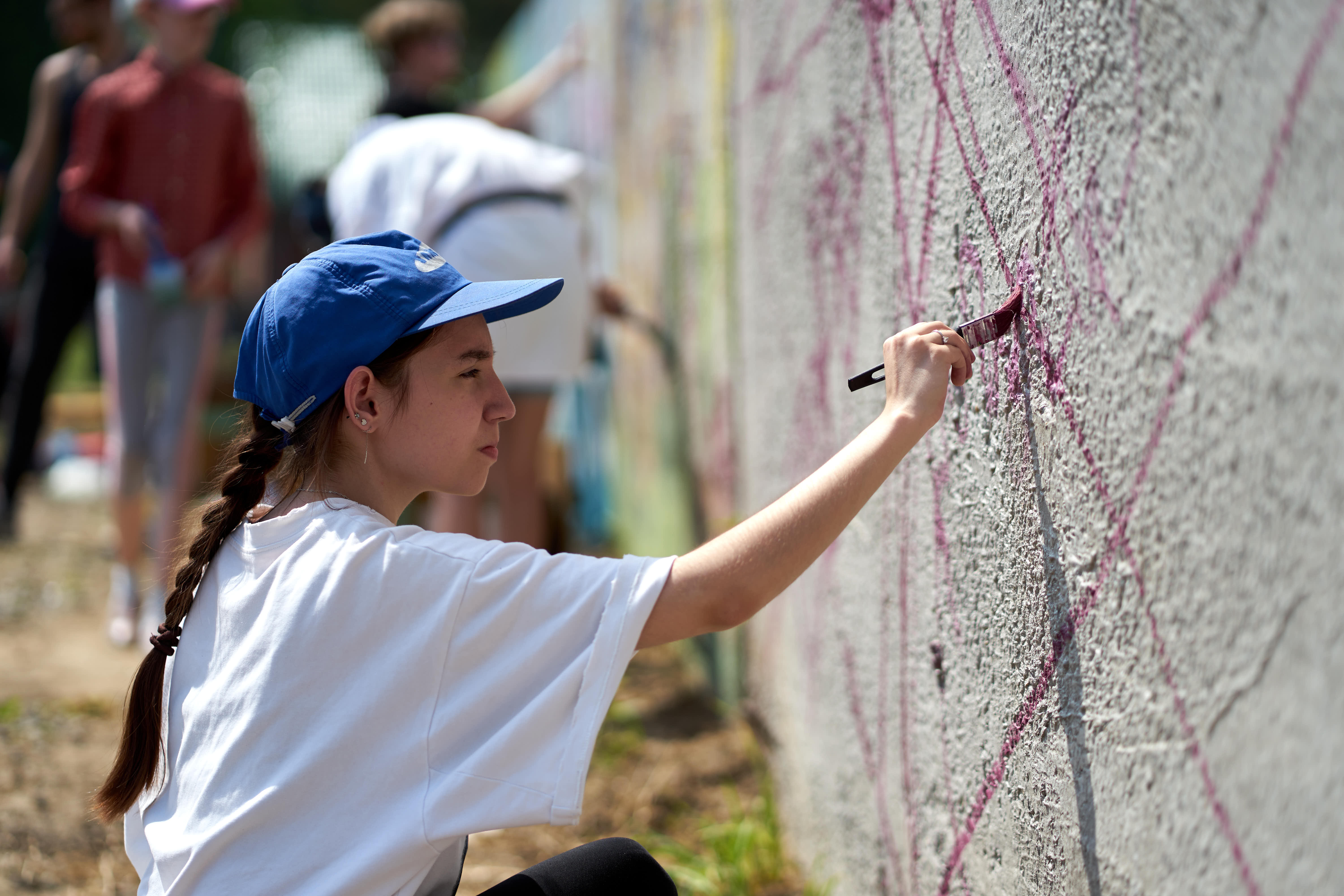 Забор ретромузея «Галерея времени» изрисовали граффити