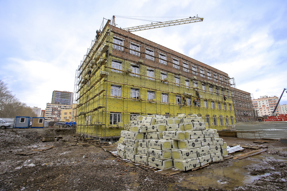 Строительство новой школы на Михаила Немыткина. Ноябрь 2020 года