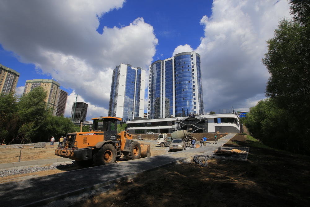 Благоустройство будущего парка в пойме Ельцовки. Июль 2022 года