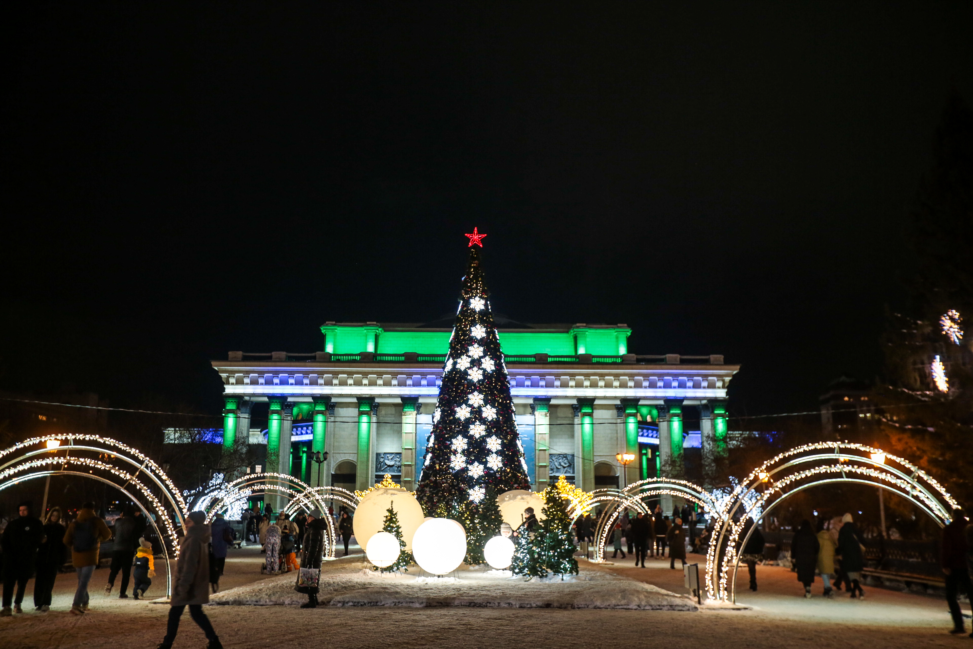 Ёлка на площади Ленина