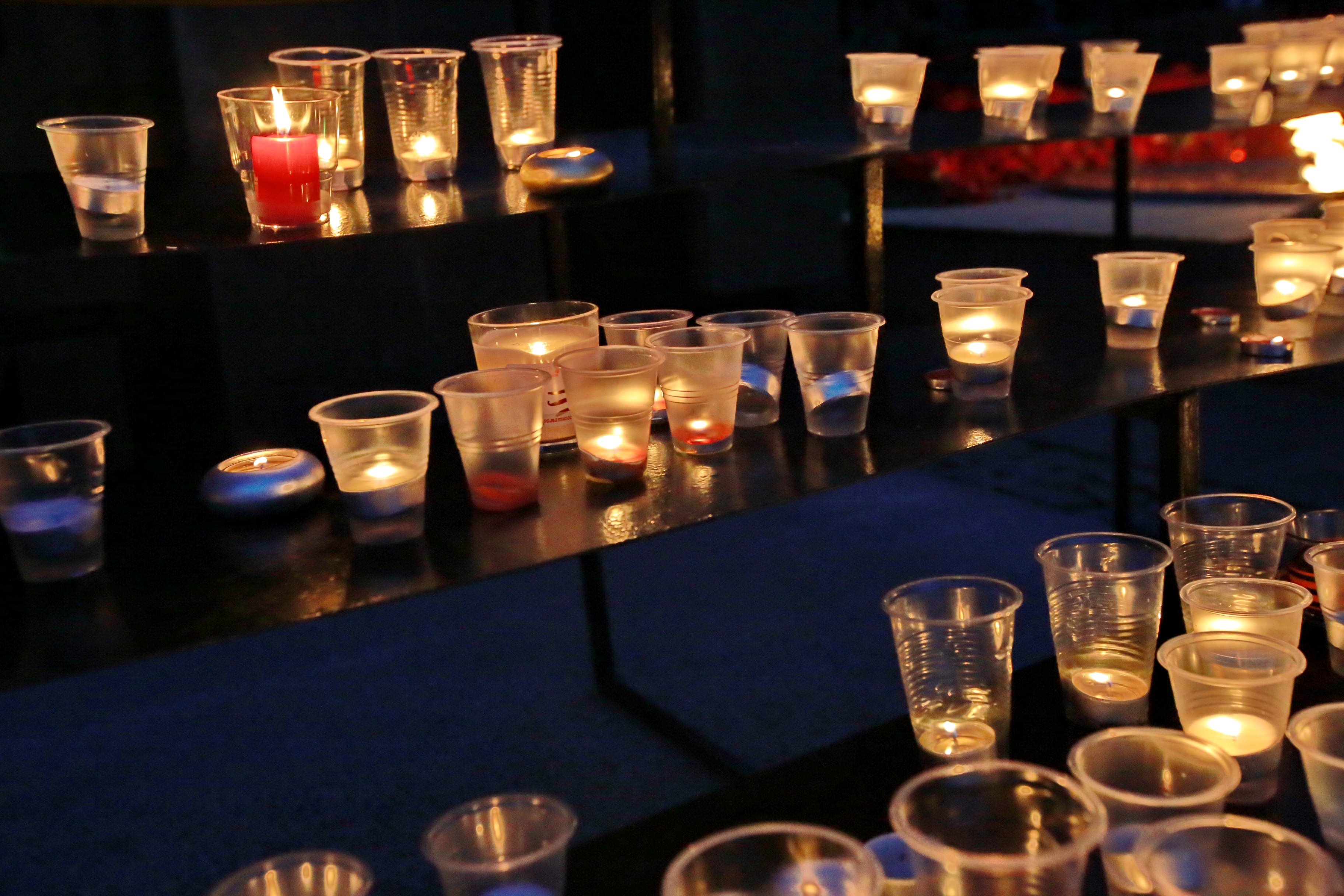 Акция «Свеча памяти» в сквере Славы. 8 мая 2022 года