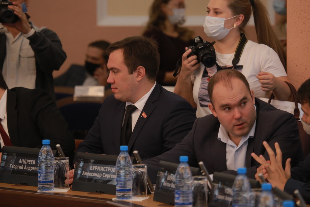 Первая сессия горсовета седьмого созыва