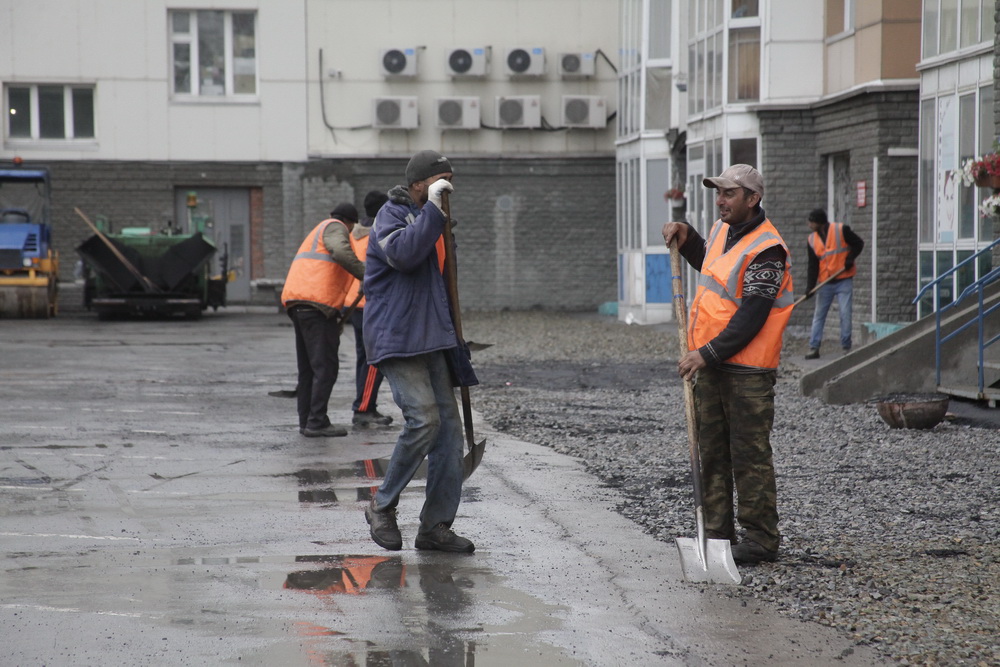 Ремонт двора на улице Железнодорожной. Июнь 2021 года