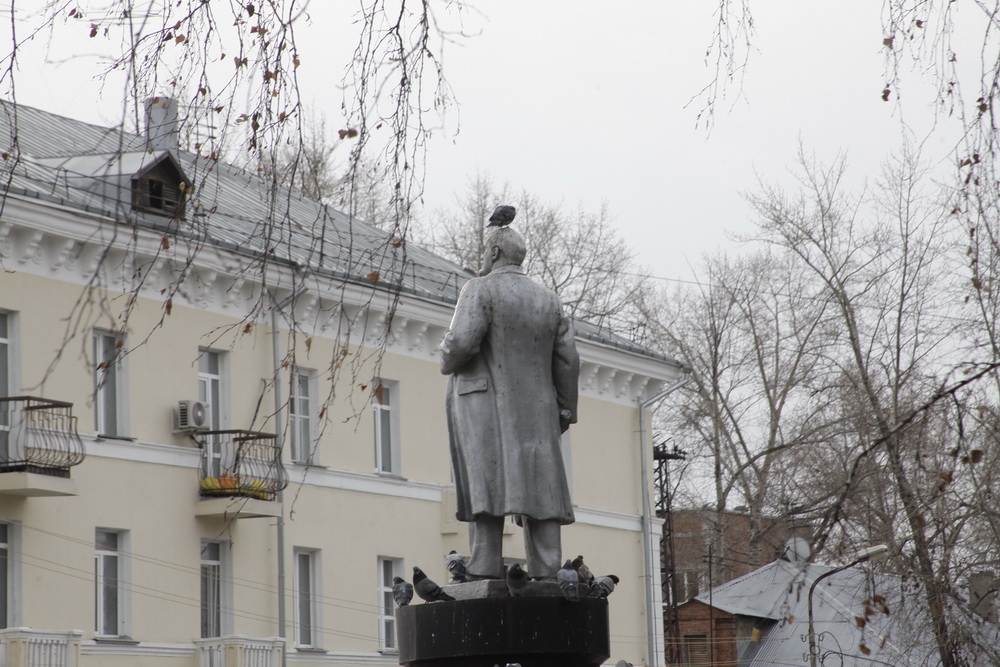 Ленин в сквере на Сызранской