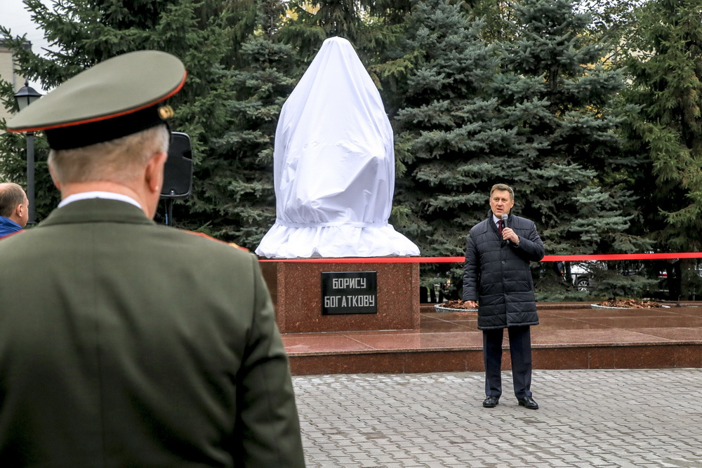 Обновлённый памятник Борису Богаткову открыли в Новосибирске на одноимённой улице (25.09.2020)