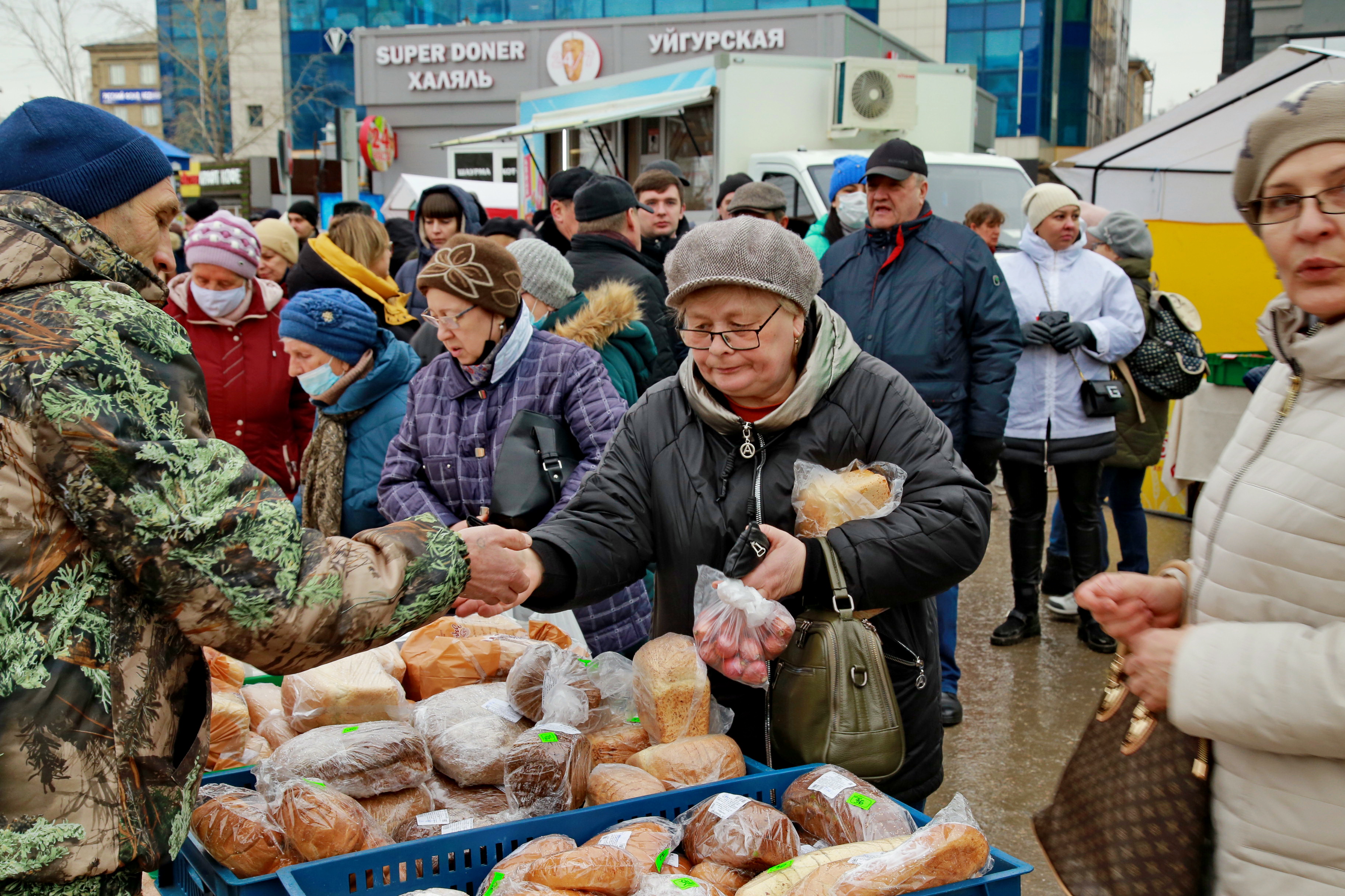 Ярмарка на площади Маркса. Апрель 2022 года