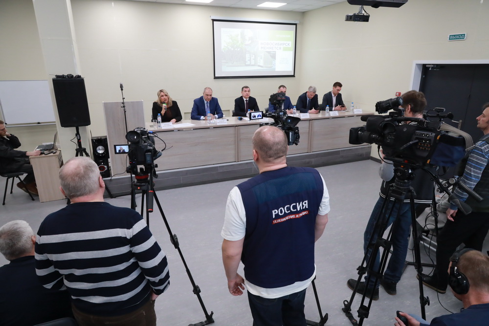 На совещании по благоустройству сквера имени Бугакова