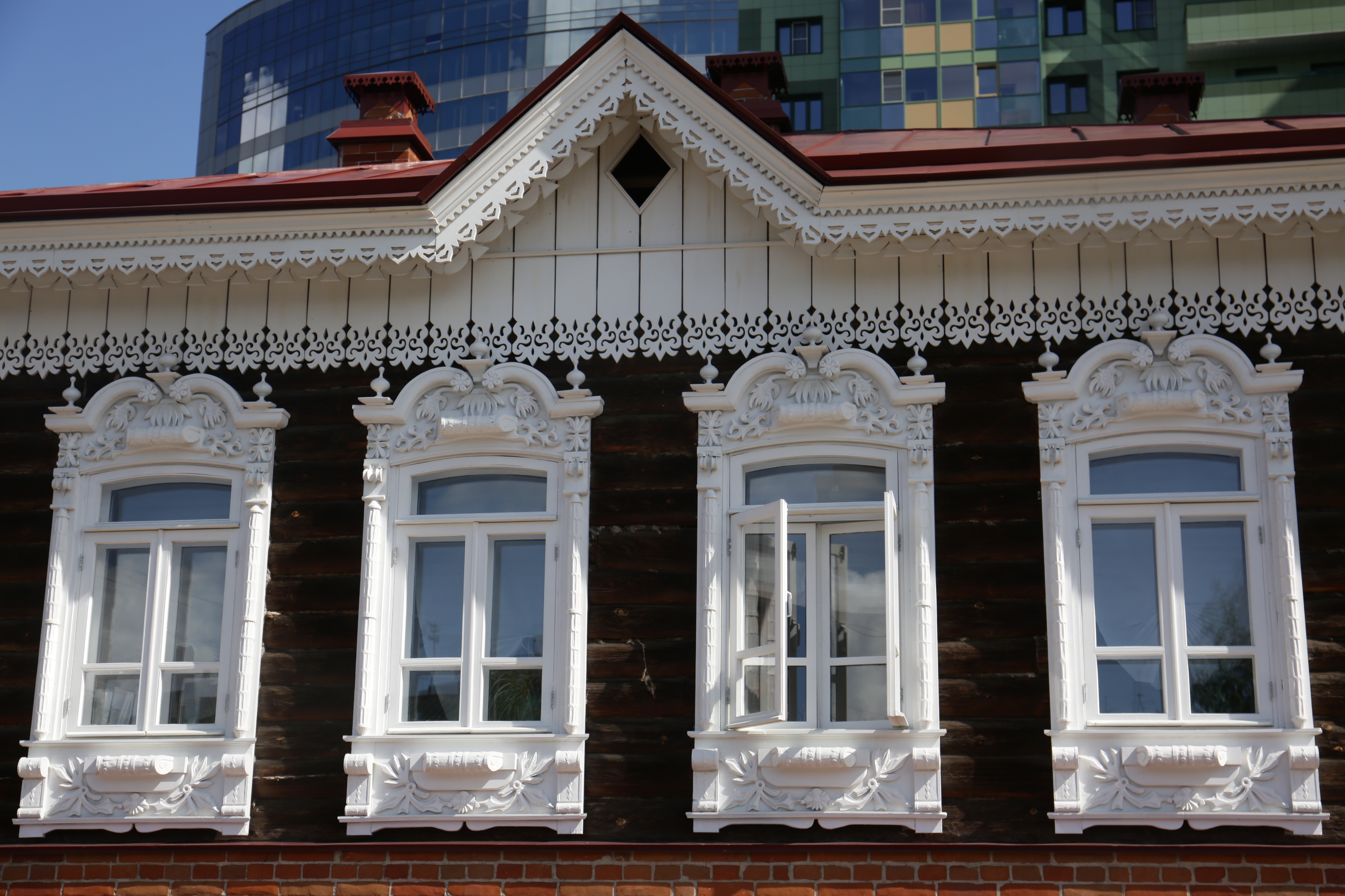 Ул. Салтыкова-Щедрина, 120