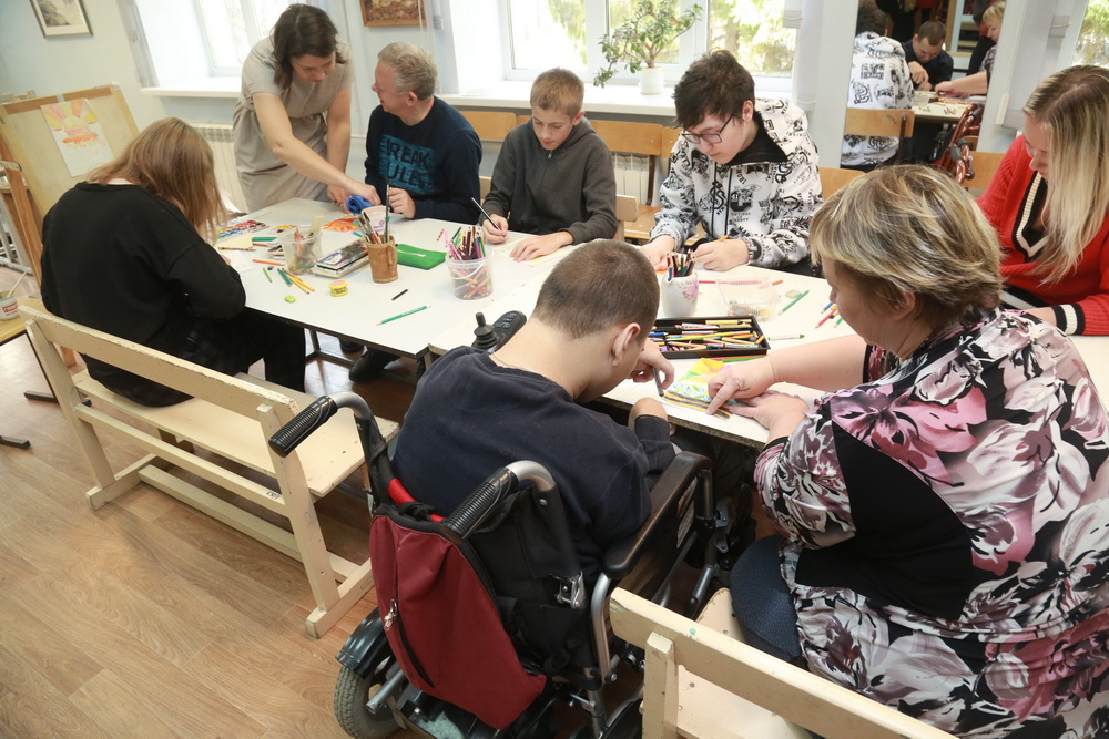 Пункт сбора гуманитарной помощи в молодёжном центре «Калейдоскоп». Октябрь 2022 года