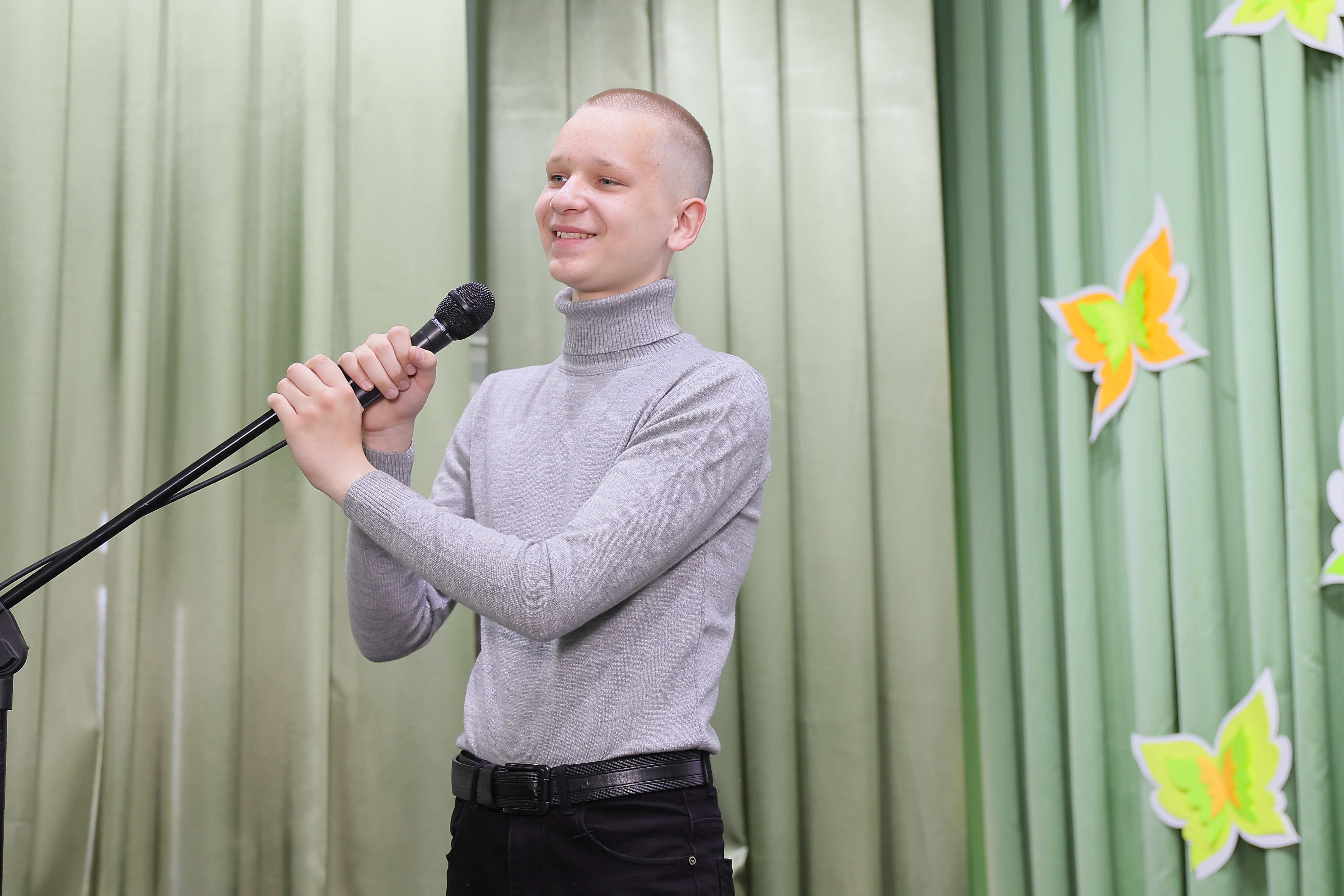 Дети — участники акции «Каникулы в семьях горожан» — из центра «Тёплый дом»