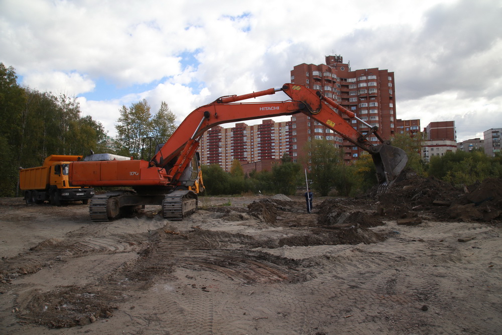 Работы по созданию парка в пойме Каменки. Сентябрь 2022 года