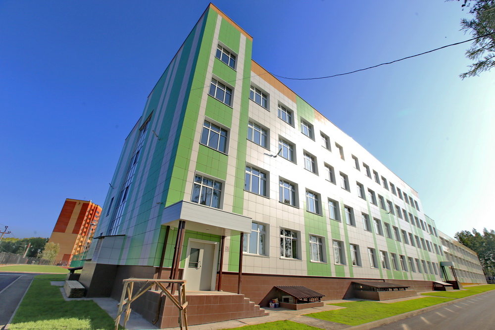 Школа №51 на ул. Охотской, 84