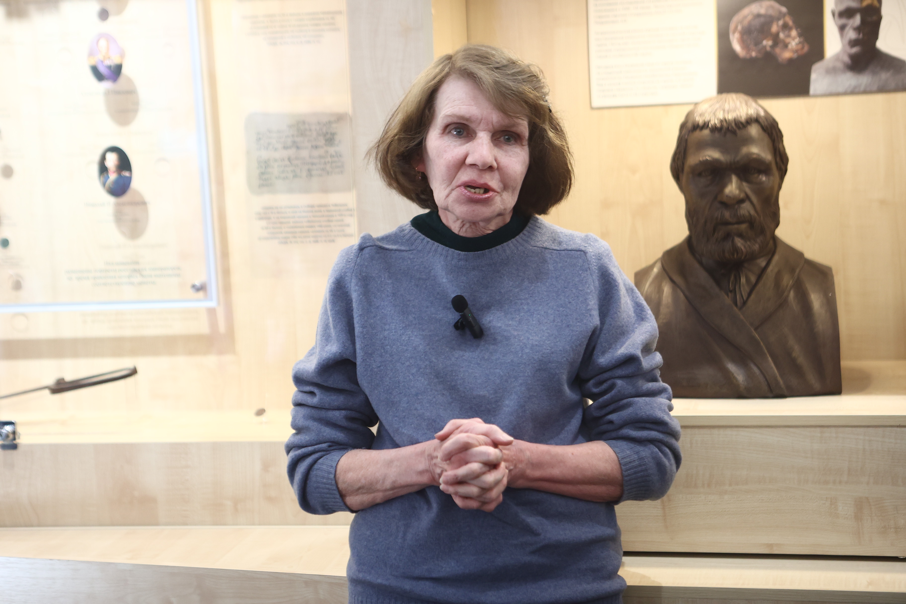 Автор миниатюр Ирина Верхградская