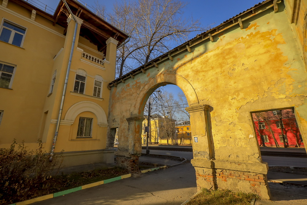 Ул. Мира, 28 / ул. Горбаня, 24