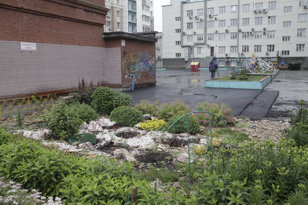 Ремонт двора на улице Железнодорожной. Июнь 2021 года