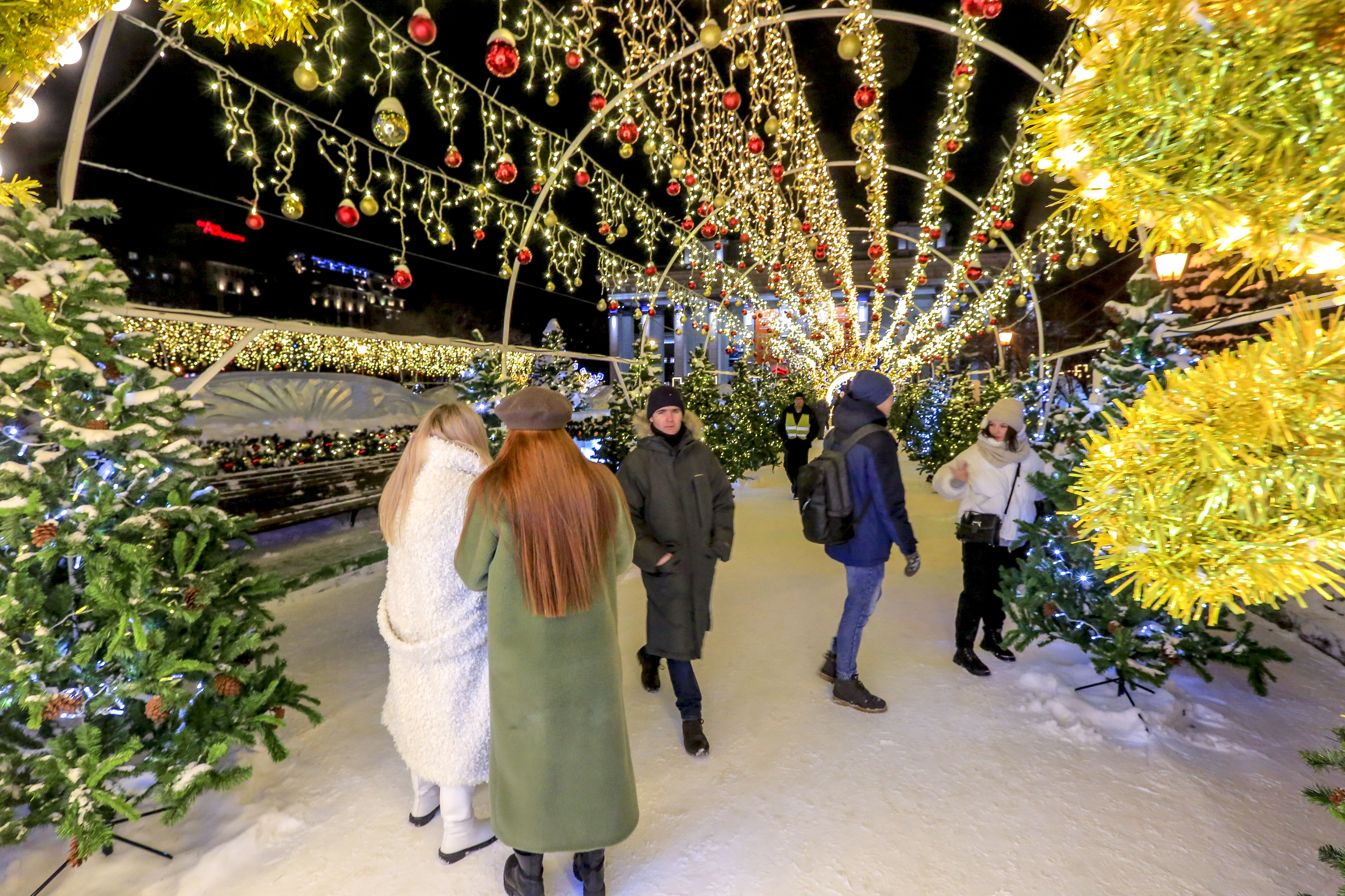 Новосибирск новогодний: Театральный сквер