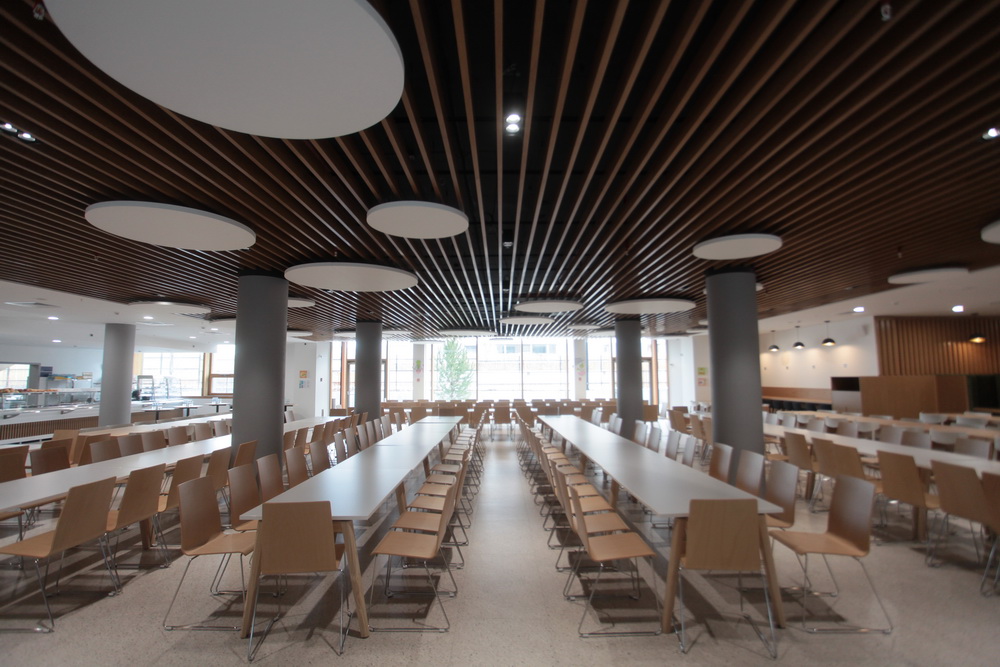 Открытие школы №220 на улице Владимира Заровного. Май 2023 года