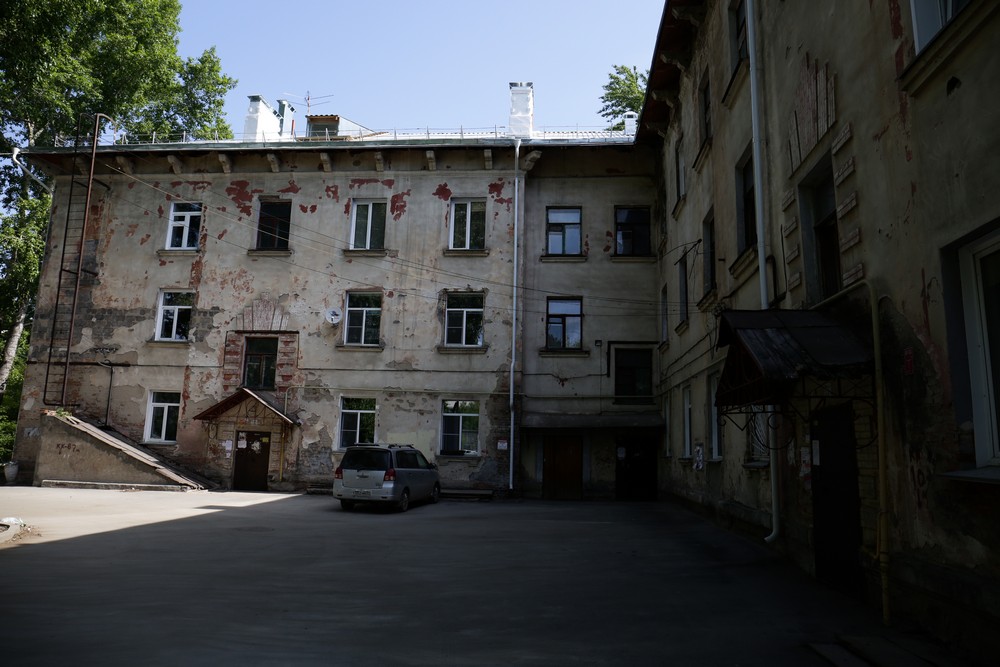 Тихий посёлок на правом берегу