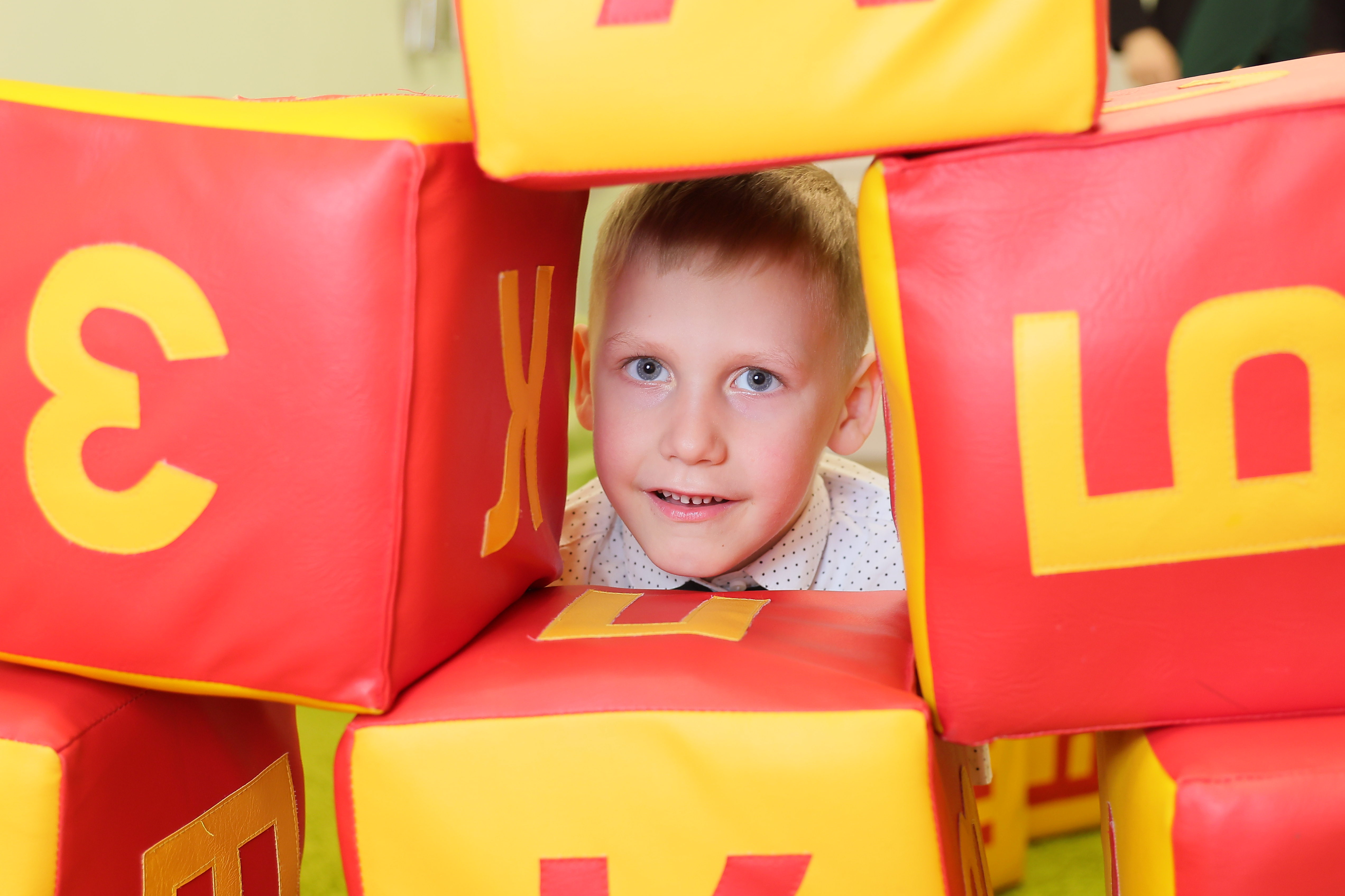 Дети — участники акции «Каникулы в семьях горожан» — из центра «Жемчужина