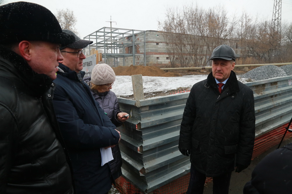 Ремонт теплосети на перекрёстке Приморской и Гидромонтажной. Ноябрь 2022 года