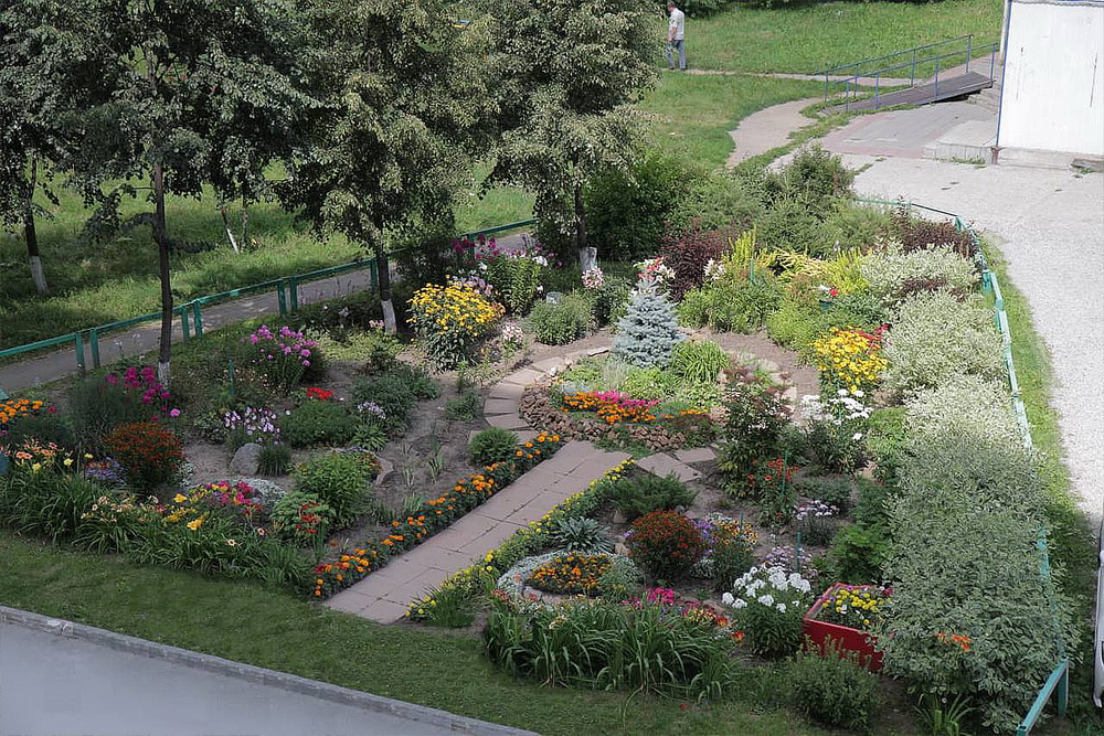 Ул. Рассветная, 2/3 (Калининский район)