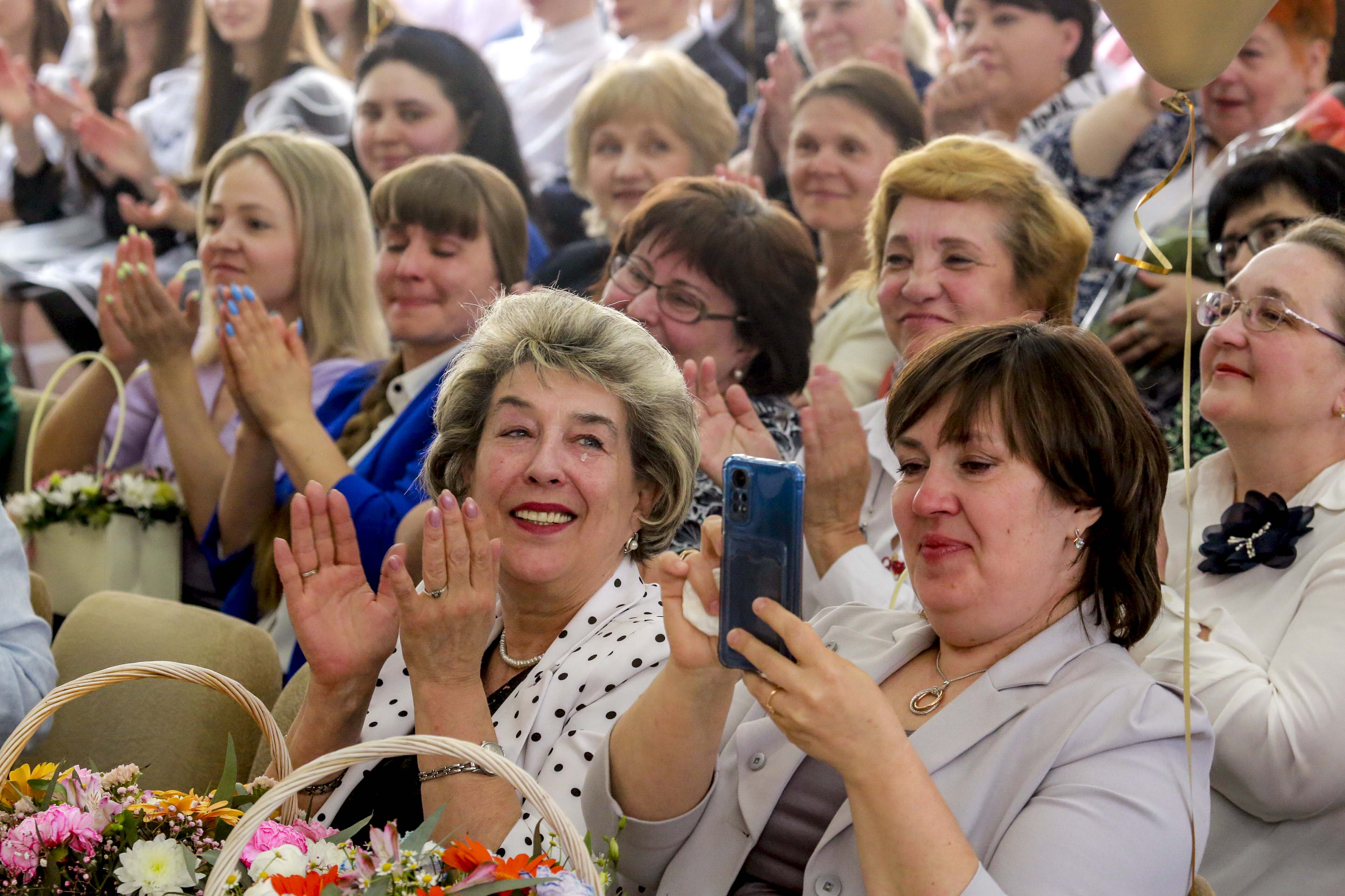Последний звонок в экономическом лицее, май 2023