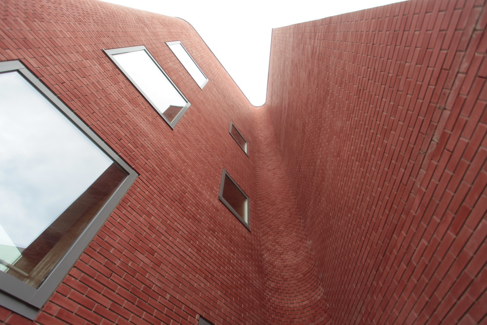 Открытие школы №220 на улице Владимира Заровного. Май 2023 года