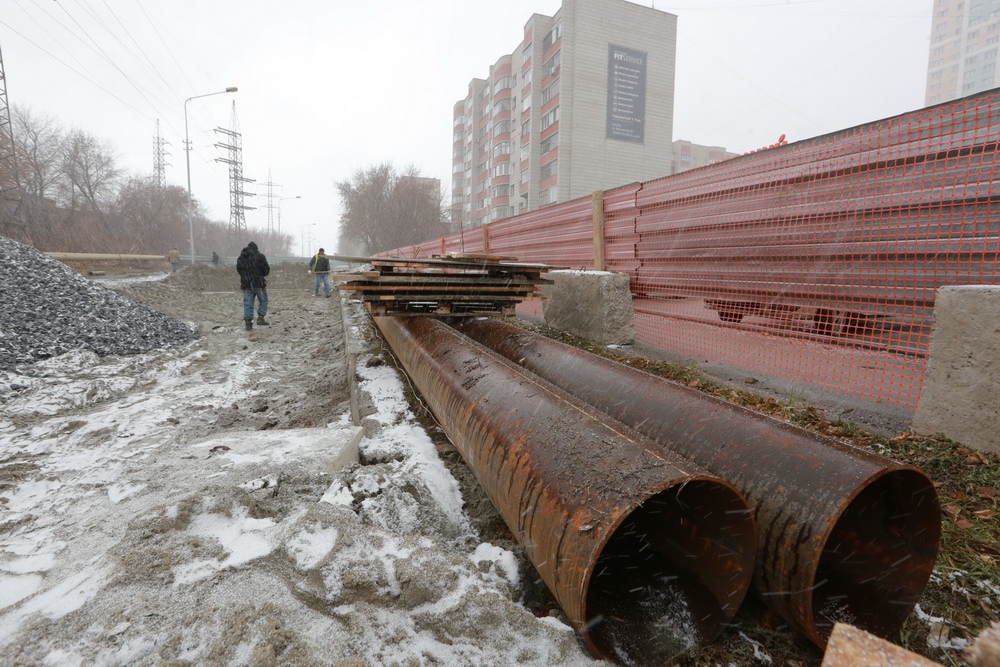 Ремонт теплосети на перекрёстке Приморской и Гидромонтажной. Ноябрь 2022 года