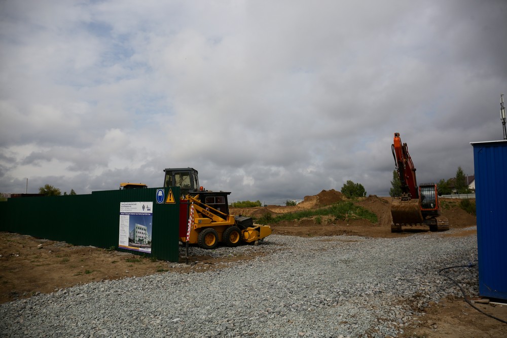 Строительство поликлиники на ул. Татьяны Снежиной
