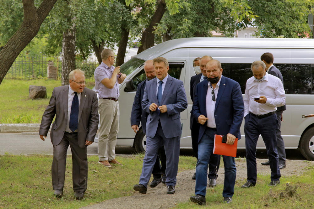 Школа №97 на ул. Кирова, 327