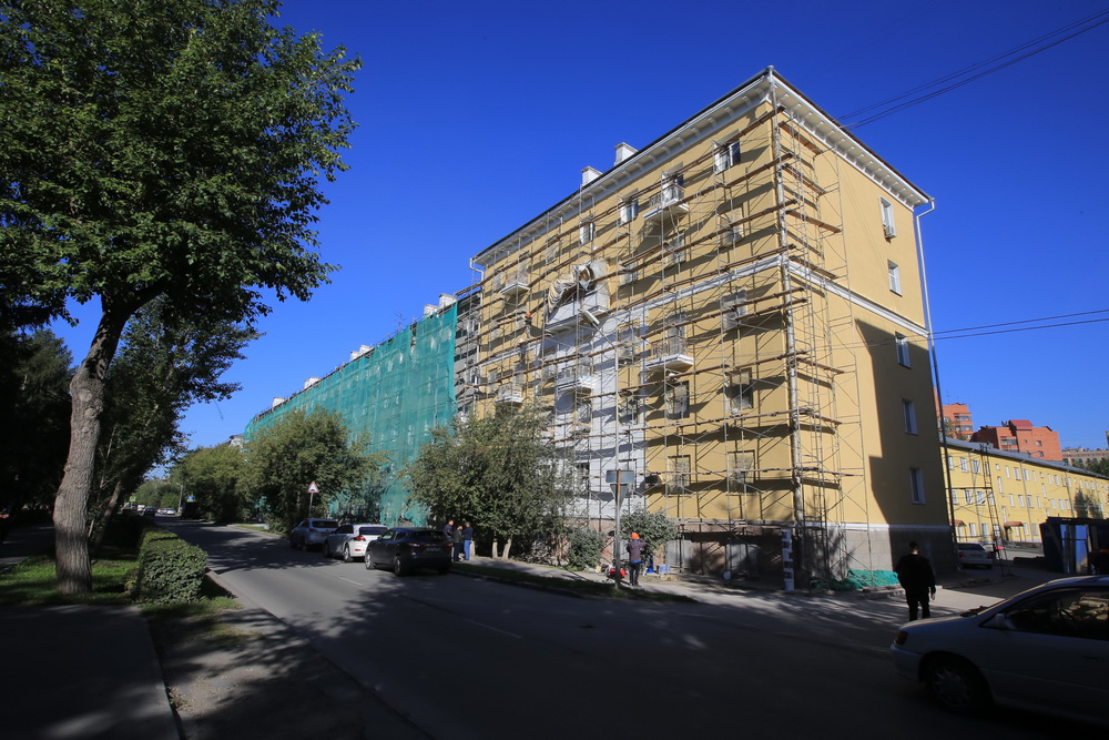 Процесс ремонта домов №4 и №6 на улице Пархоменко. Август 2022 года