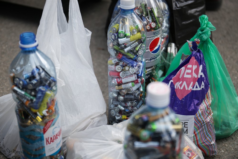 Акция по сбору батареек и пластиковых крышечек. Апрель 2021 года