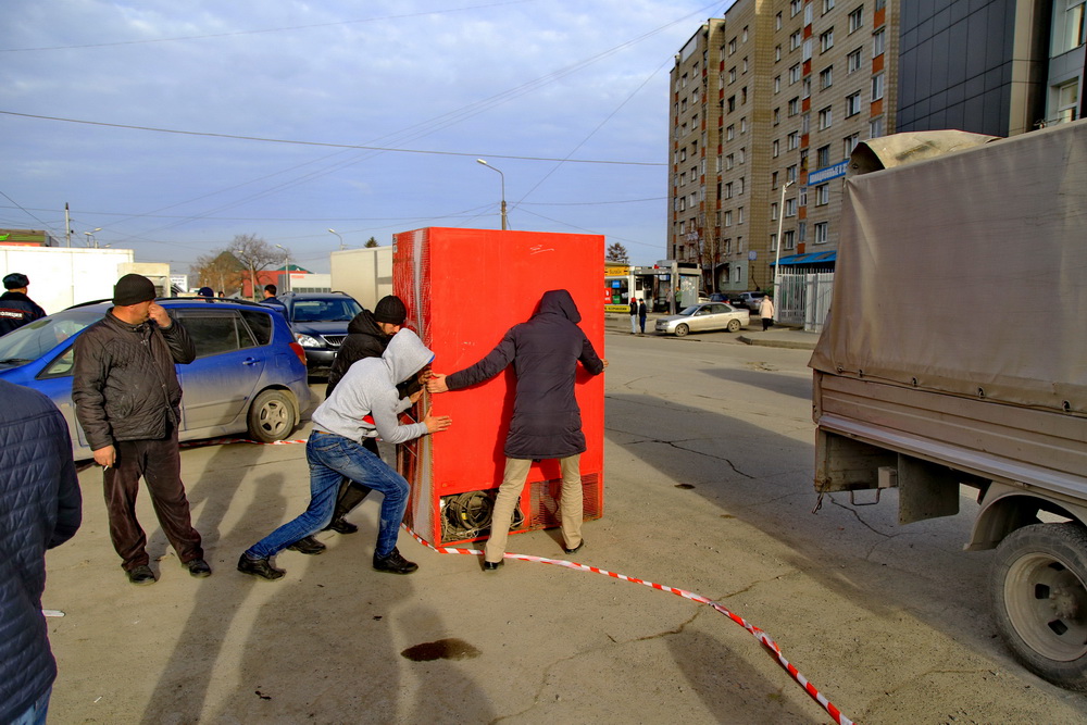 Снос киосков в районе бывшей барахолки (октябрь 2019 года)