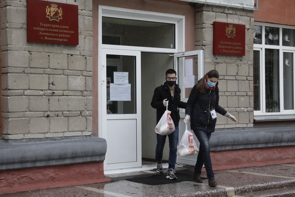 Доставка продуктовых наборов на дом пожилым новосибирцам