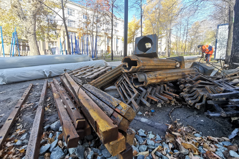 Работы по восстановлению исторического ограждения