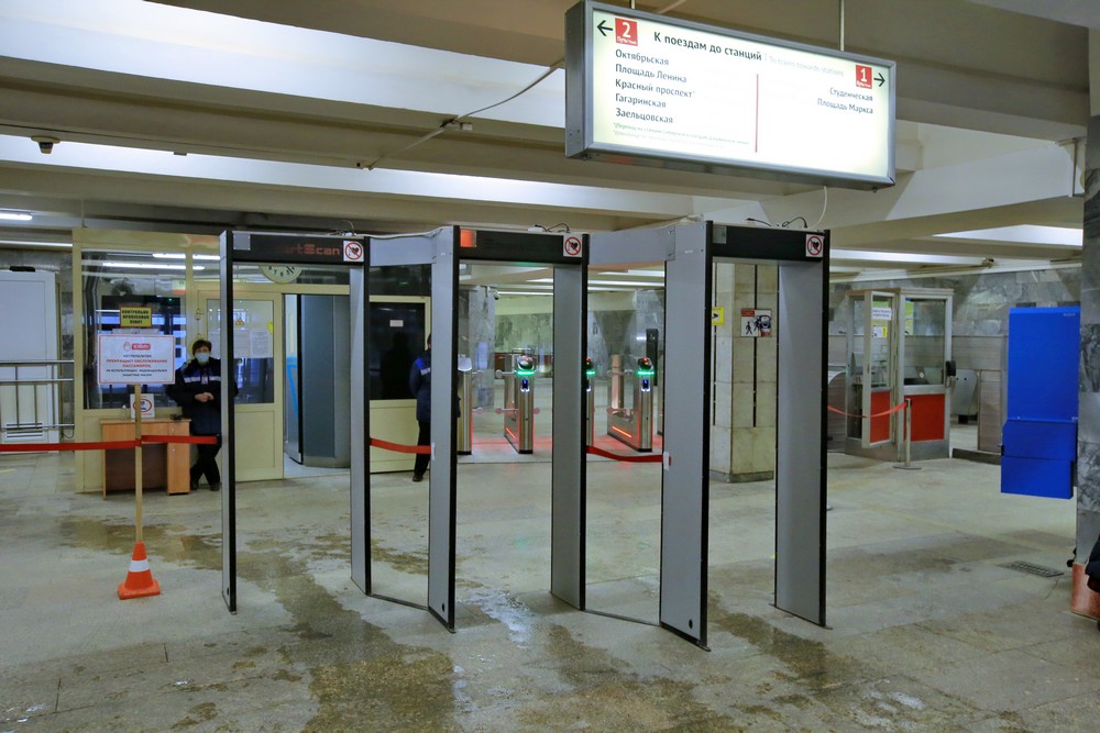 Новые турникеты на станции «Речной вокзал». Декабрь 2021 года