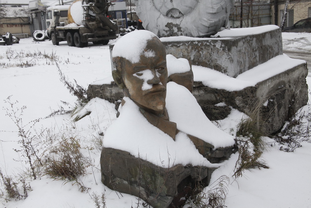 Бюст Ленина на улице Большой
