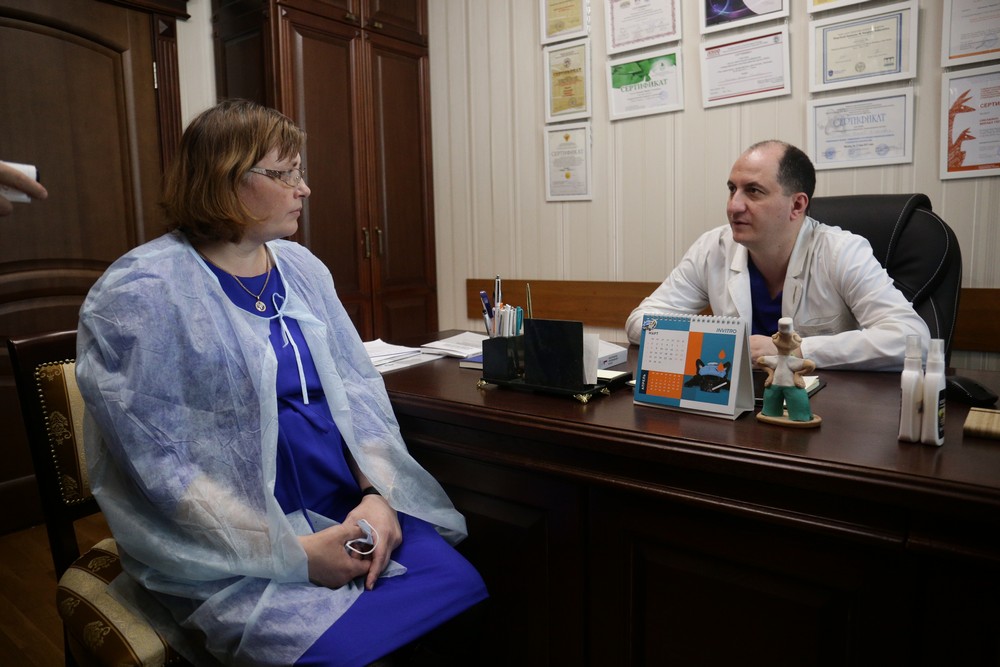 Пациентка Ирина Ридель и врач Вираб Сисакян