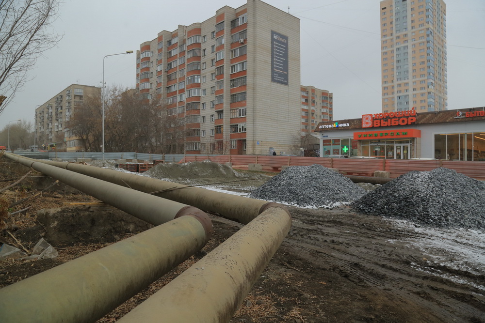 Ремонт теплосети на перекрёстке Приморской и Гидромонтажной. Ноябрь 2022 года