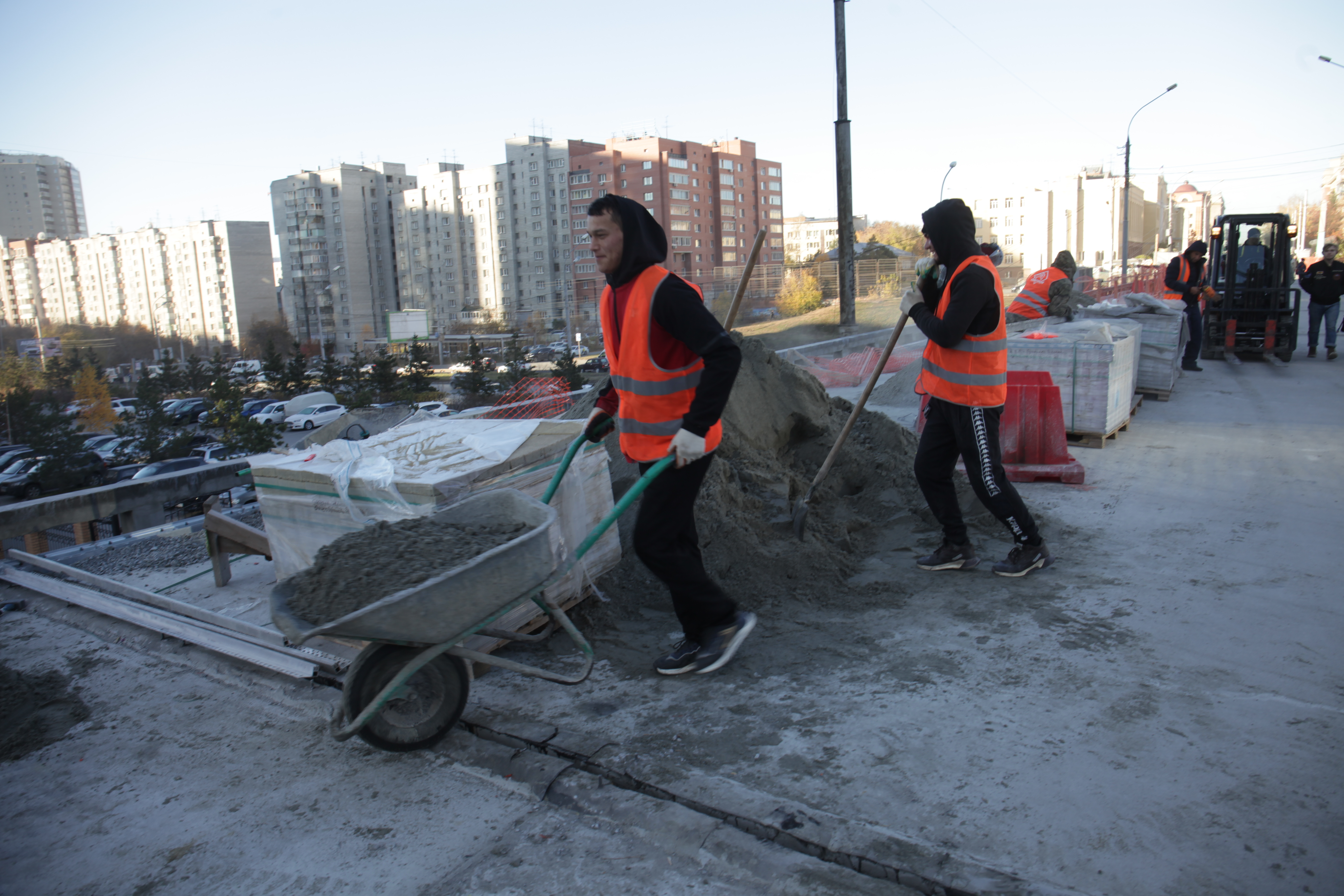 Ремонт пешеходного моста через Каменку. Октябрь 2022 года