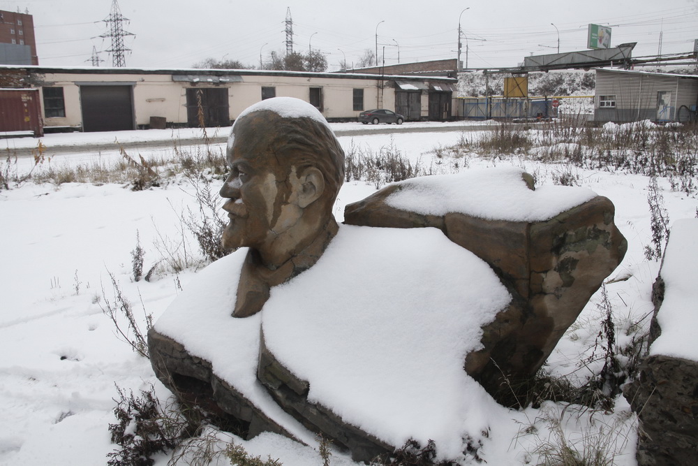 Бюст Ленина на улице Большой