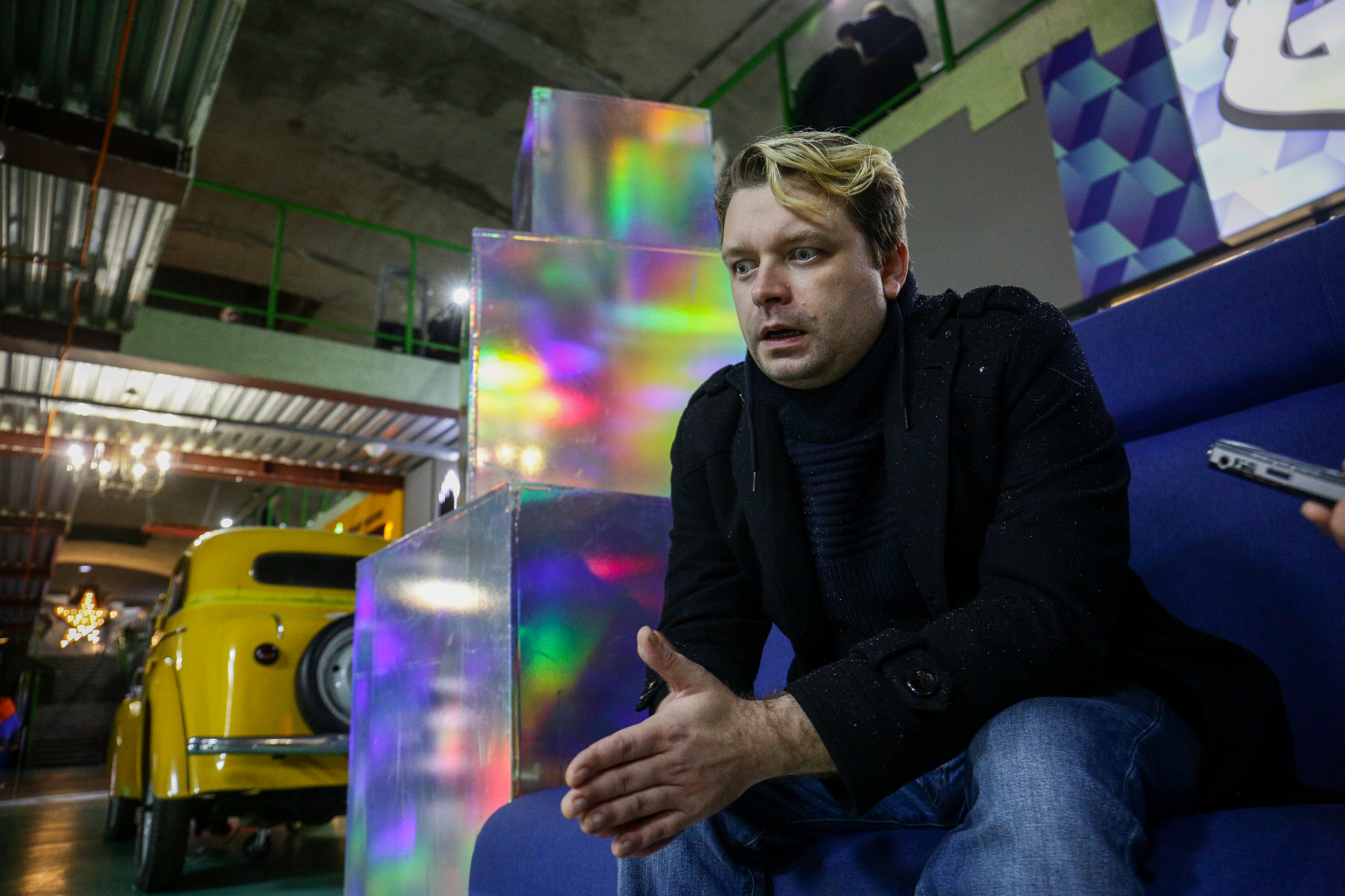 Писатель Александр Пелевин