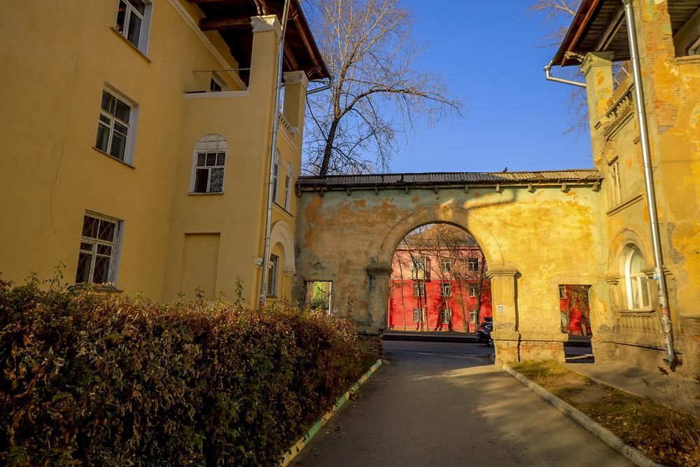 Ул. Мира, 28 / ул. Горбаня, 24